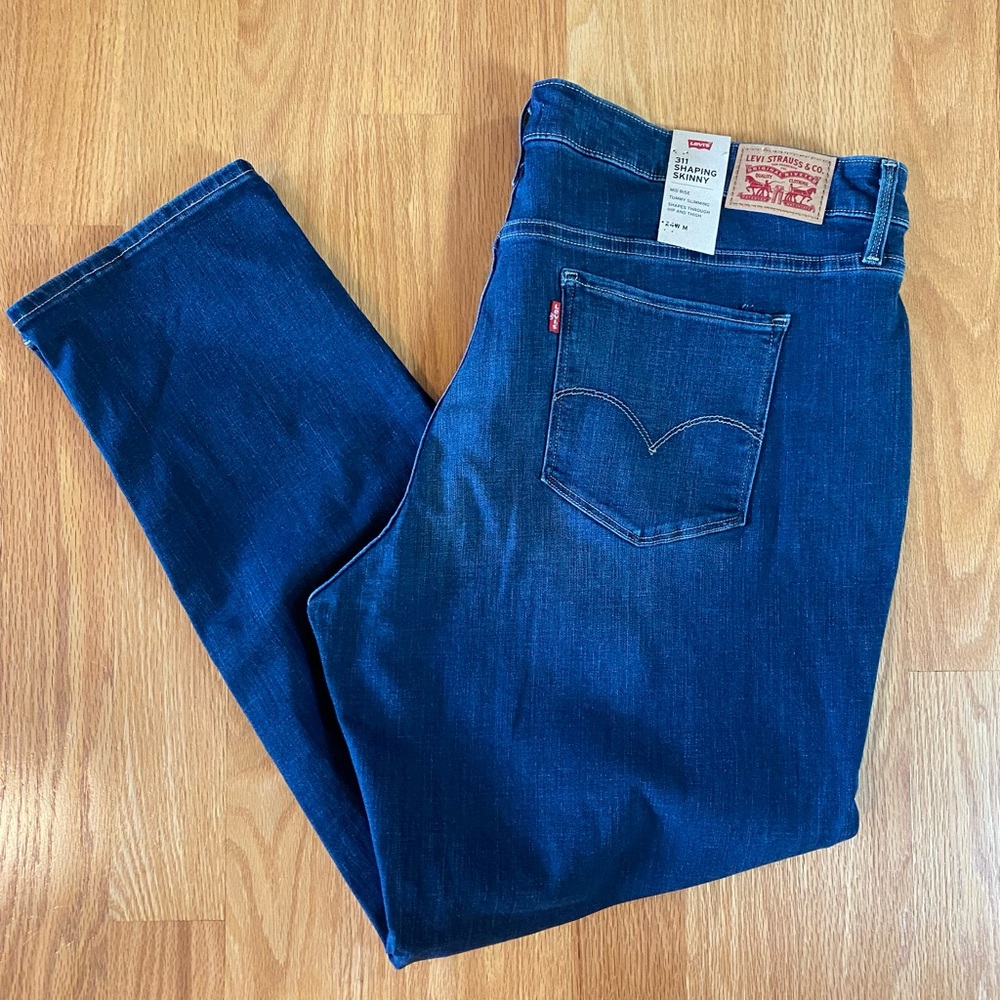 24w Levi 311 Jeans